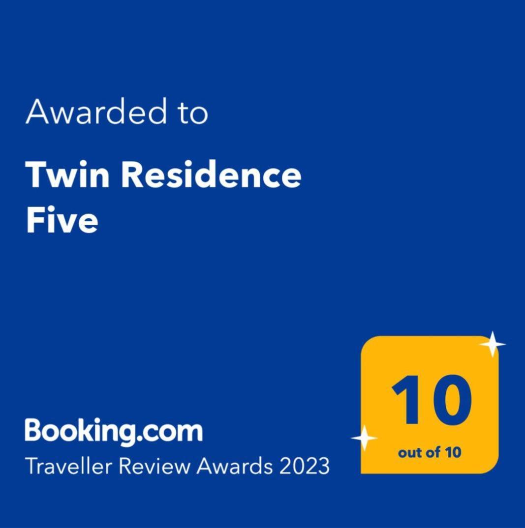 Twin Residence Five Mamaia Exterior foto